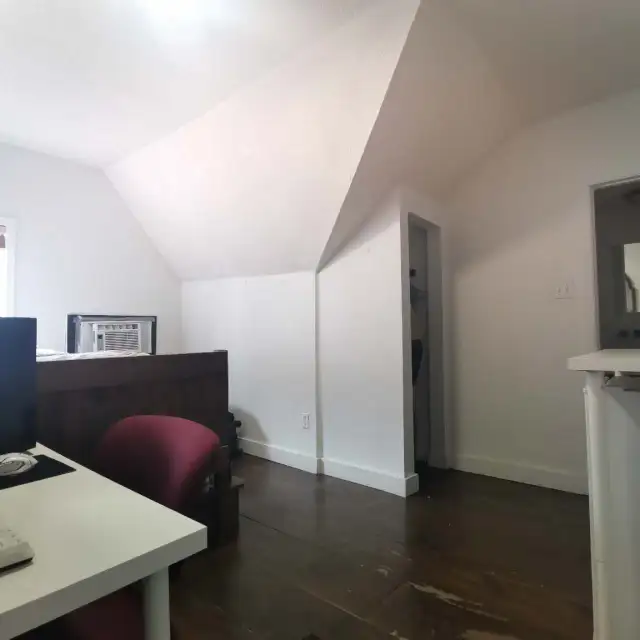 Downtown Spadina Private Studio Sublet in Short Term Rentals in City of Toronto - Image 2