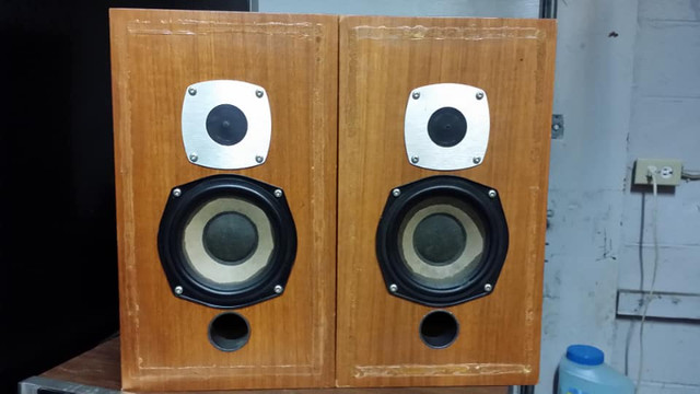 Castle Clyde speakers Made in England dans Haut-parleurs  à Ville de Montréal