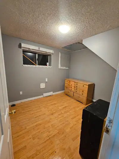 Use of living area and kitchen as well as laundry and bathroom. 1 private room in 2 bedroom duplex 9...