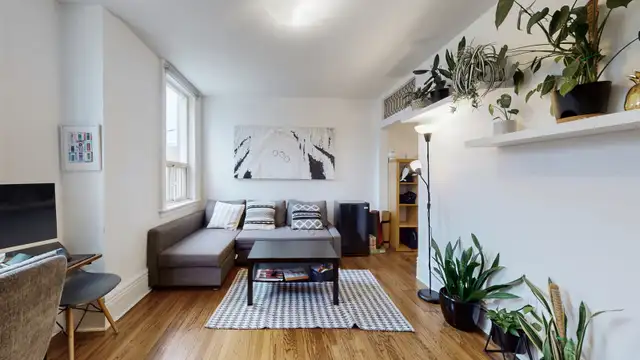 Little Italy 3-Bedroom Upper Two floors of a charming victorian