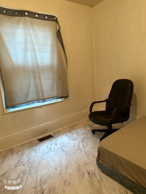 ROOM FOR RENT in Room Rentals & Roommates in City of Toronto - Image 4