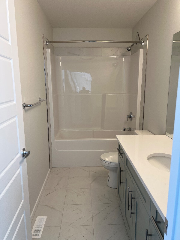 Room for rent in Kensington 4 bedroom house Room Rentals & Roommates