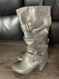 Size 6 Women’s Boots
