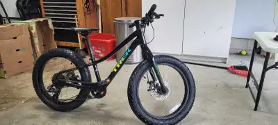 Excellent condition. Never used on trails or mountain. Only used on local streets for joy rides. Gre...