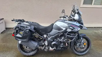 2018 Suzuki V-Strom 1000XT ABS 17000 Kilometers. 1000k, 6000K service at Daytona Motorsports. 12000...