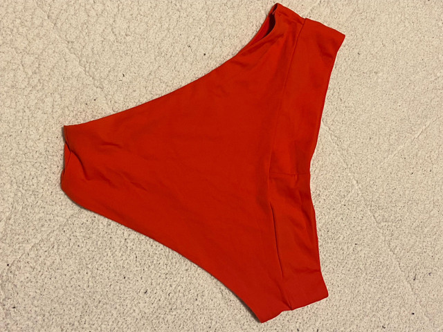 Women’s Red Aerie Bathing Suit Bottom Size XXL in Women's - Bottoms in City of Toronto - Image 2