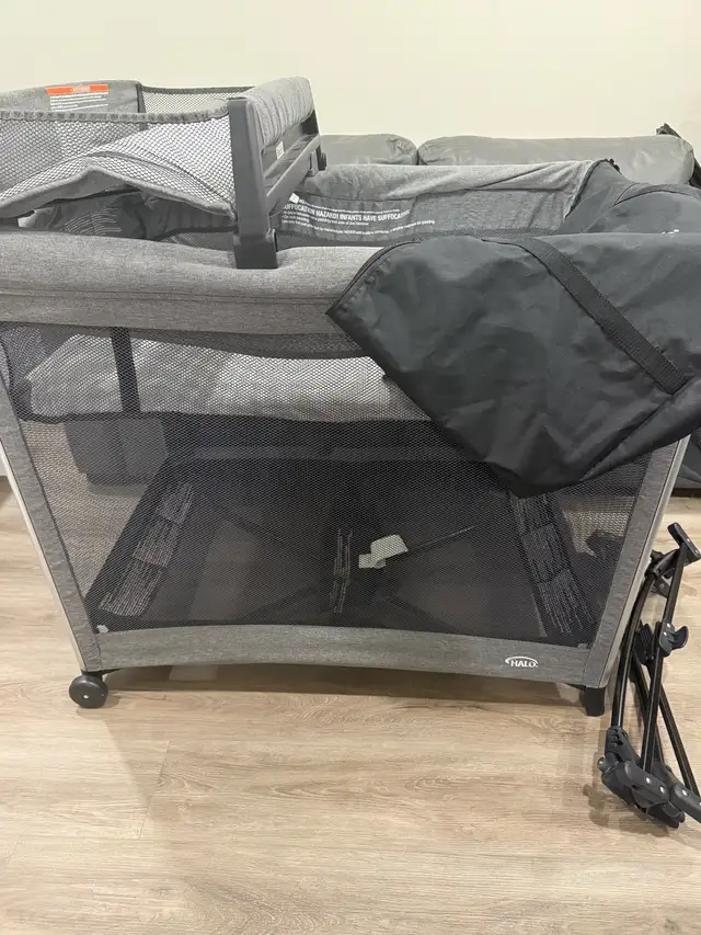 Halo DreamNest Plus Pack and Play in Cribs in Markham / York Region - Image 2