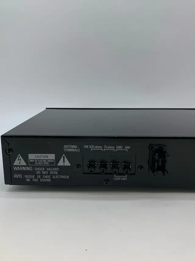Denon TU-450 Vintage AM/FM Stereo Tuner - Tested in Stereo Systems & Home Theatre in City of Toronto - Image 10