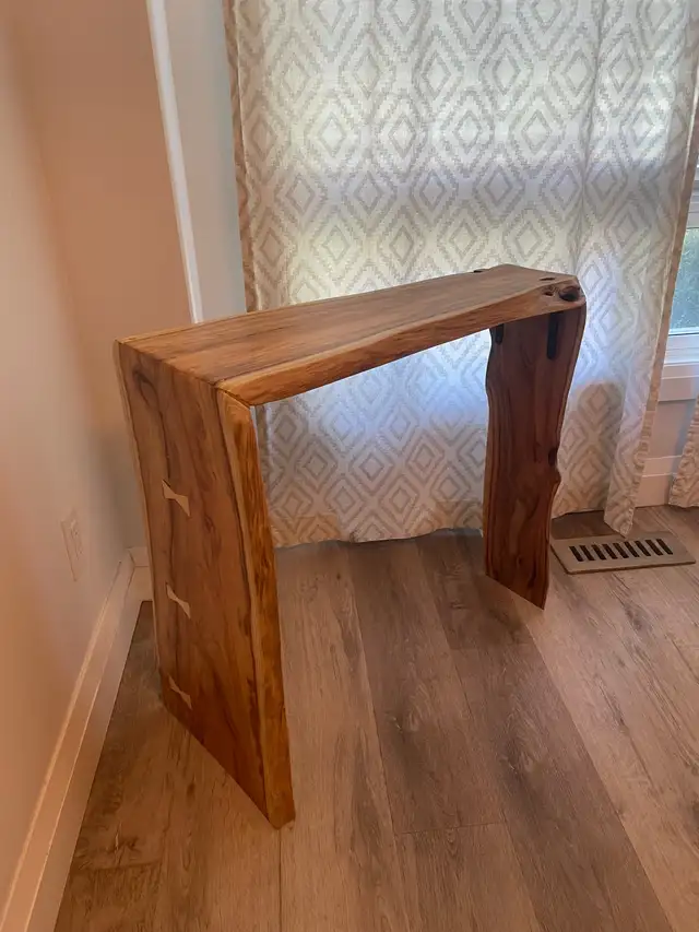 live edge waterfall table in Other Tables in Mississauga / Peel Region - Image 3