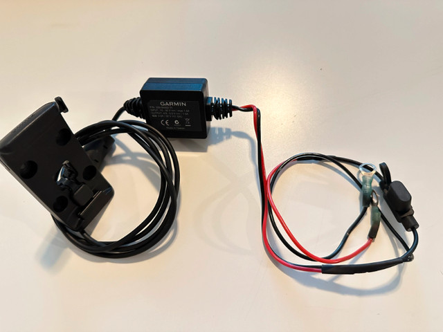 Garmin Zumo Motorcycle GPS Mount Cradle/Holder with Power Cable | Motorcycle  Parts & Accessories | Ottawa | Kijiji