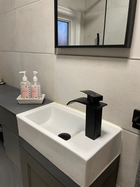 White Wall Mount Bathroom Sink