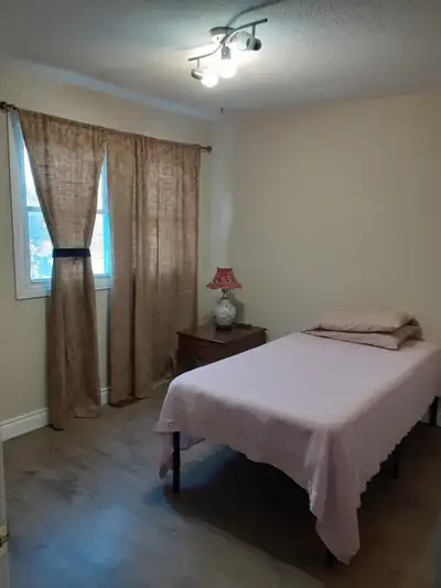 Flexible short term or long term, Available immediately or April 1st, Furnished room for rent near W...