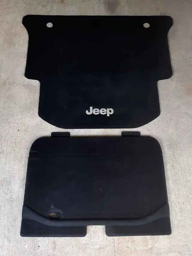 Jeep Wrangler JK Unlimited Interior (Rear) and Soft Top in Other Parts & Accessories in Kingston - Image 7