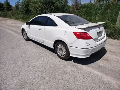 2010 Honda civic DX Good condition Runs and drives good Alloys Honda civic Si seats Honda civic Si c...