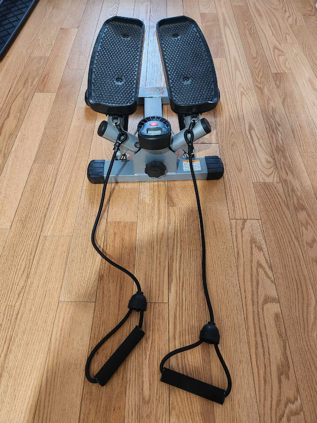 Power stepper with resistance bands in Health & Special Needs in Oshawa / Durham Region - Image 4