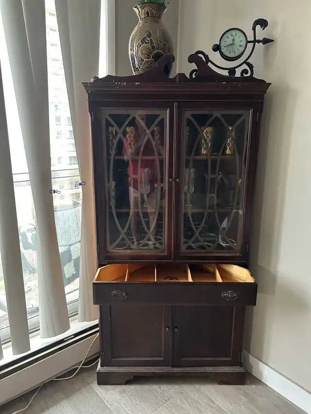 Selling a nice cabinet  in Hutches & Display Cabinets in London - Image 5