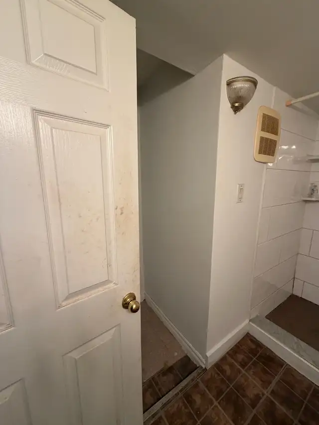  two bedroom basement apt in Long Term Rentals in City of Toronto - Image 8