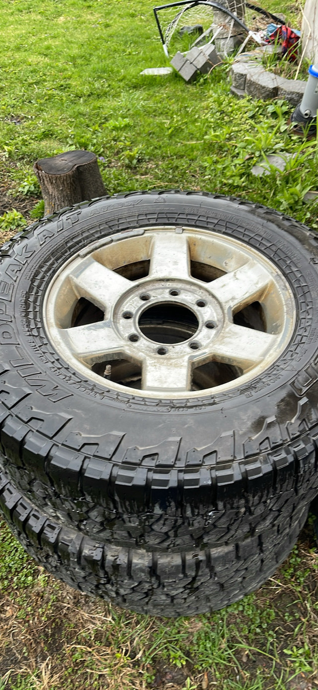 3 pneu et mag en bonne état (dodge cummins) in Tires & Rims in Gatineau