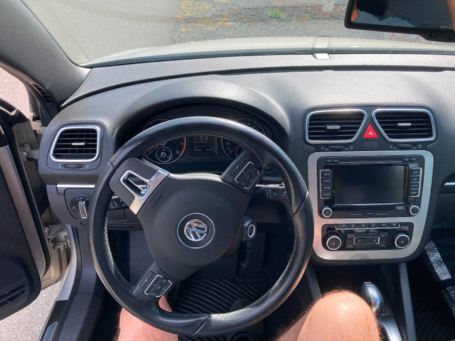 2012 Volkswagen EOS hardtop convertible for sale in Cars & Trucks in Parksville / Qualicum Beach - Image 4