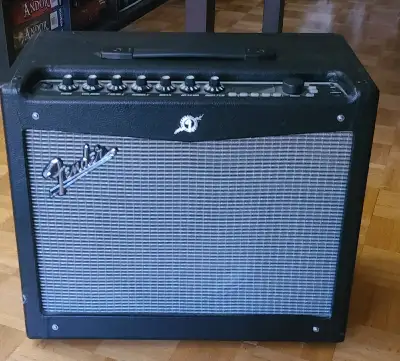 Excellent and working condition. 1 - two button pedal 1 - 4 button pedal sold as one unit. pick up o...