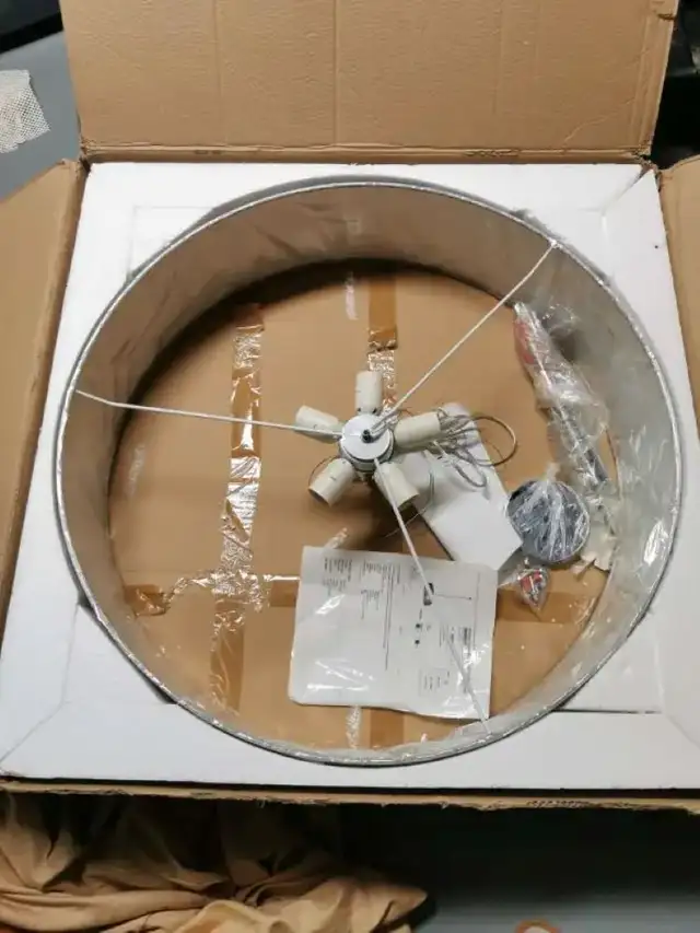 Chandelier in Indoor Lighting & Fans in Ottawa - Image 11
