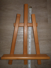 Bamboo table top easel