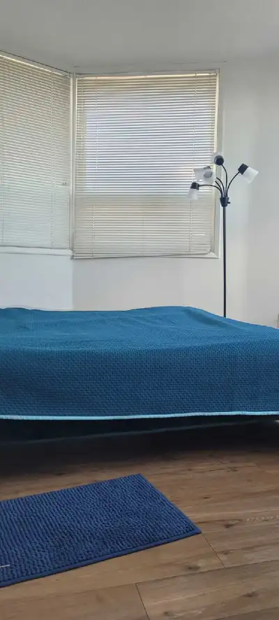 Beautiful room for rent in downtown Calgary,70 per night, rentals (price negotiable). Located in a s...