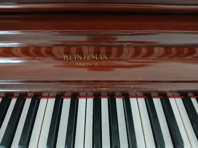 1930's Heintzman Piano  Good Condition with bench in Pianos & Keyboards in Bedford - Image 2