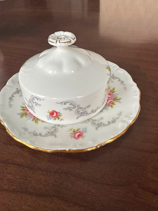 Royal Albert Tranquility Butter Dish in Kitchen & Dining Wares in Peterborough - Image 2
