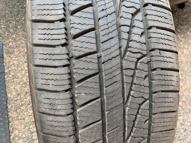 1 X single 235/55/19 Goodyear assurance weather ready with 80% in Tires & Rims in Delta/Surrey/Langley - Image 2