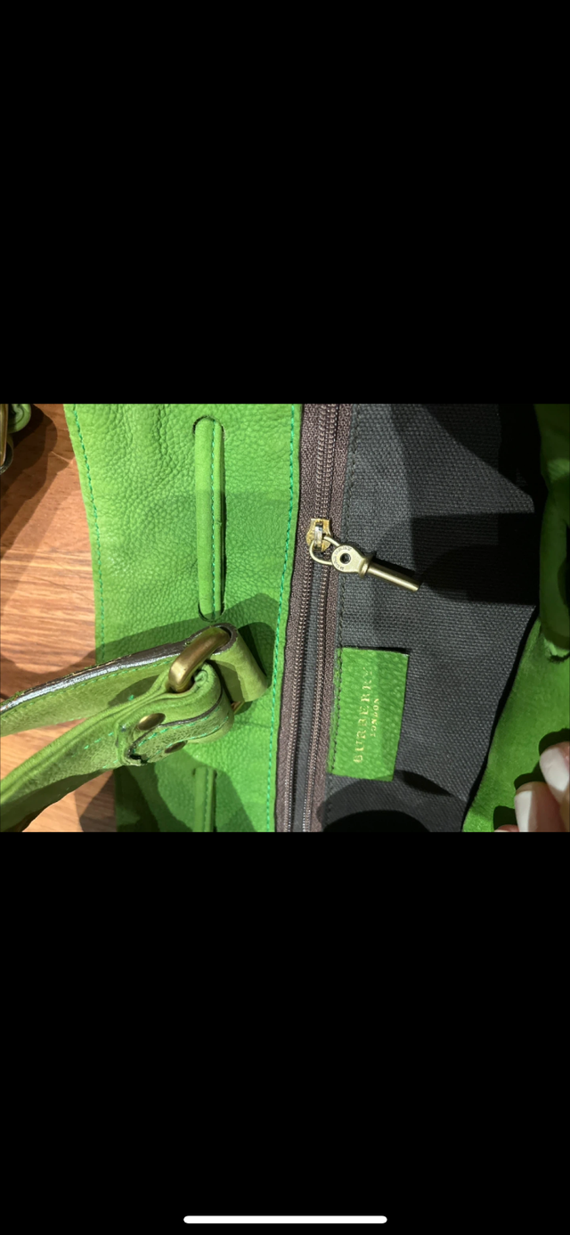 Women’s Burberry Bag in Women's - Bags & Wallets in Mississauga / Peel Region - Image 5