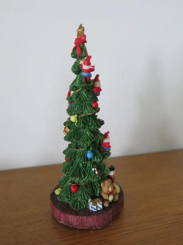 Christmas decoration - Christmas Tree with music + lights, 10" in Holiday, Event & Seasonal in Calgary - Image 6