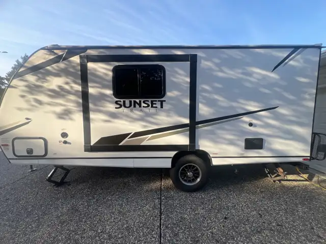 2022 CrossRoads Sunset Trail 188BH - Bunkhouse Travel Trailer in Travel Trailers & Campers in Chilliwack - Image 2