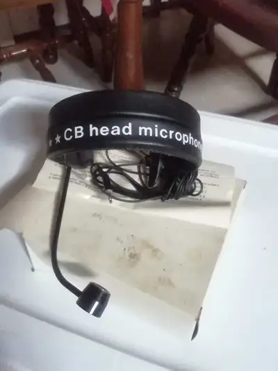 I am selling a CB head microphone, Model #MD35CB. Asking $20.00. Must be able to pick up in St Catha...