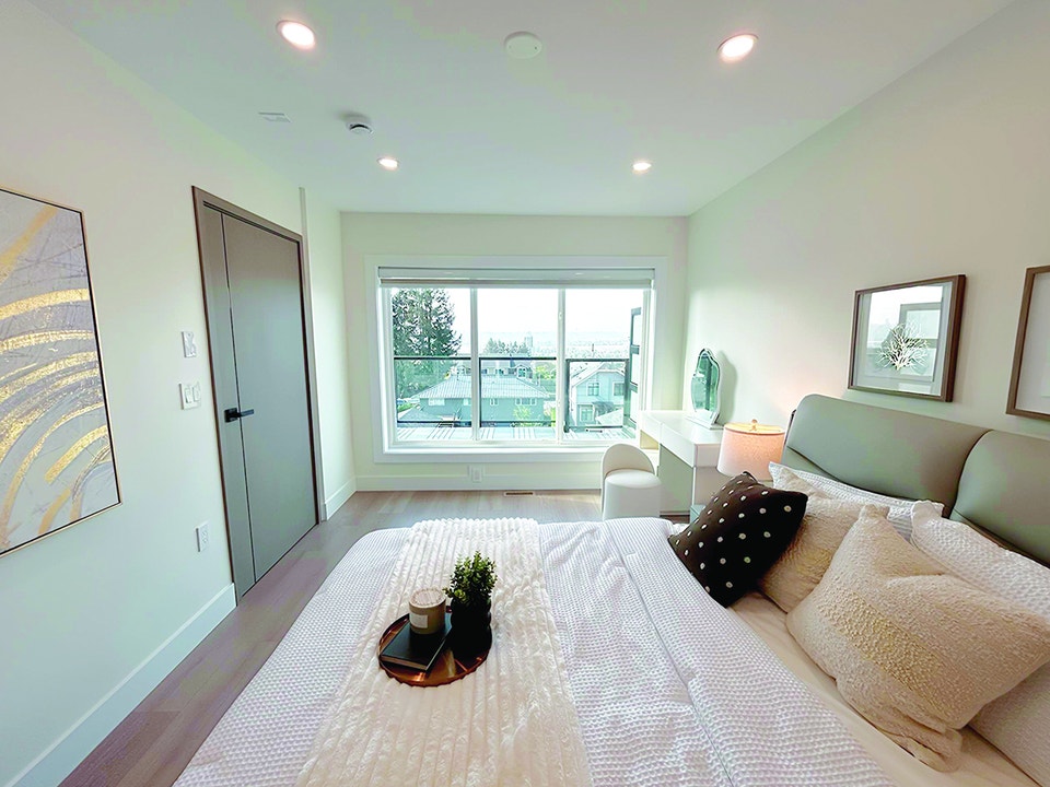 Spacious 4 Bedroom + Den Home – Rochester Ave, Coquitlam 5