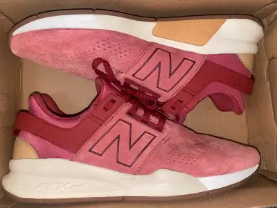 New Balance Shoes Size 9.5, View more