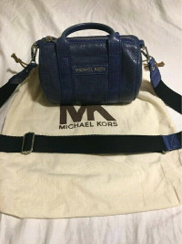 Michael Kors Small Cylinder Bag(in excellent condition,like new)