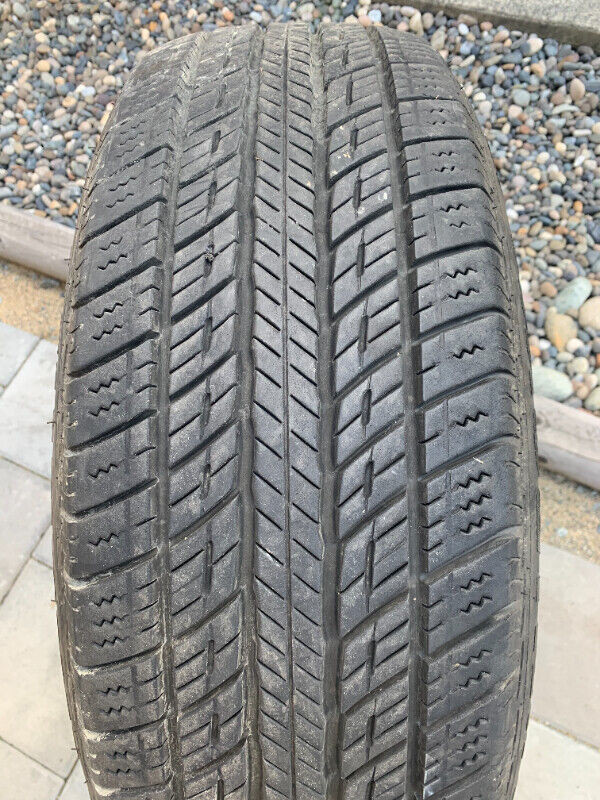 1 x single 225/60/18 Uniroyal Tiger Paw Touring A/S 90% tread in Tires & Rims in Delta/Surrey/Langley