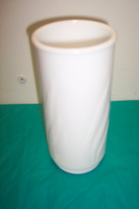 Vase milk glass