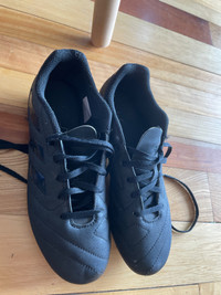Soccer cleats 6.5US