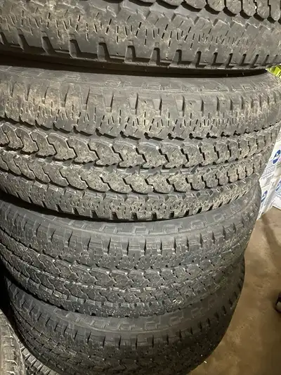 LT275/65R20 Firestone Ford 5 tires and rims 
