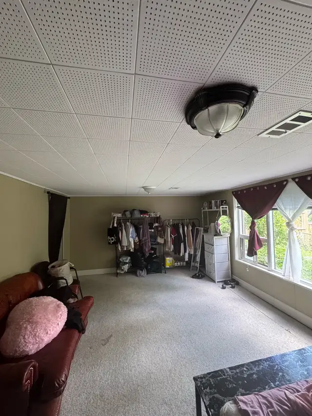 private room rent in Room Rentals & Roommates in City of Toronto - Image 4