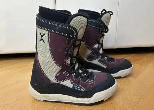 Snowboard Boots ~ women size 7 in Snowboard in Calgary - Image 3