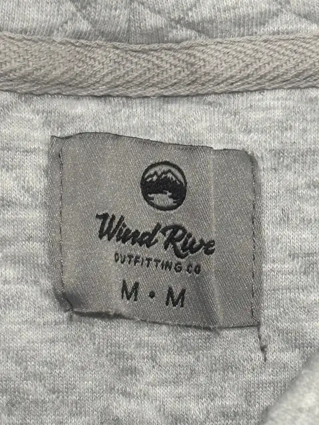 Wind River Sweaters in Women's - Tops & Outerwear in Sarnia - Image 8