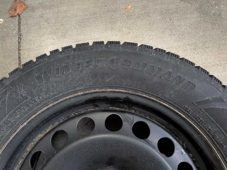 4 Goodyear Winter Command 215/65R17 on steel rims | Tires & Rims ...