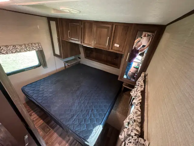 2017 Keystone Cougar Travel Trailer in Travel Trailers & Campers in Nelson - Image 10