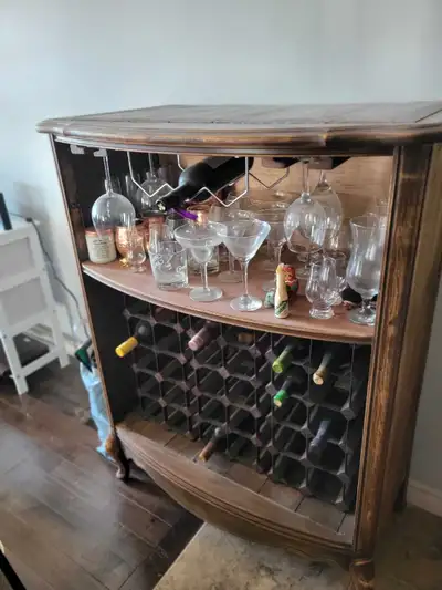 Wine rack/glass storage, View more