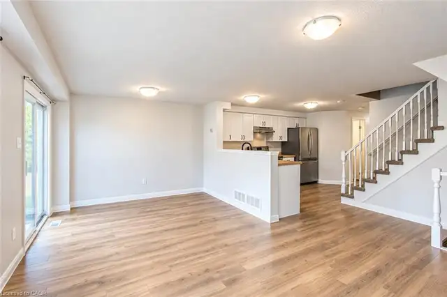 Private Room in Laurelwood, Waterloo – Females ONLY in Room Rentals & Roommates in Kitchener / Waterloo - Image 6