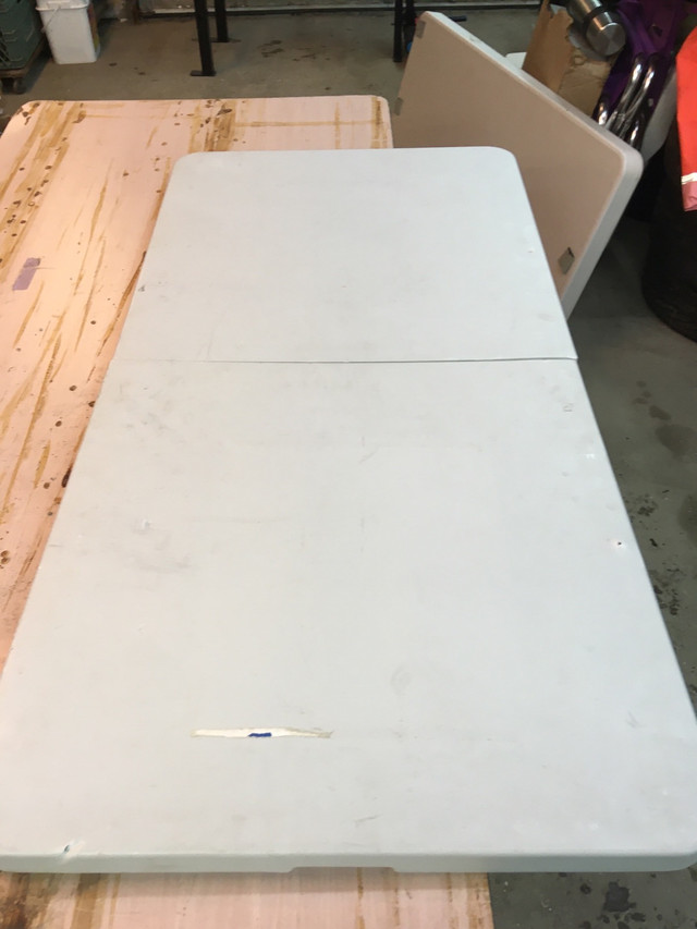 4’ ft folding table  in Other Tables in Winnipeg - Image 2