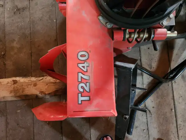 2007 Kubota in Lawnmowers & Leaf Blowers in Regina - Image 4